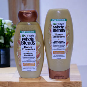 Garnier Whole Blends Honey Treasures Repairing Shampoo Conditioner Set
